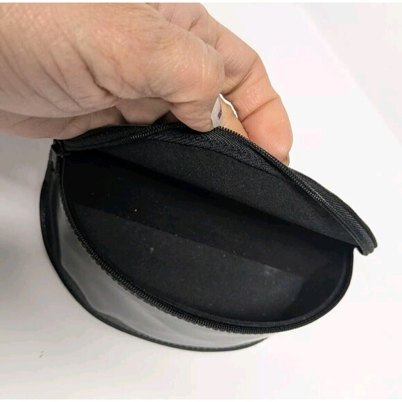 Guess Eyewear Eyeglass / Sunglass Hard Case Zipper Closure Faux Leather - Black - Picture 6 of 9